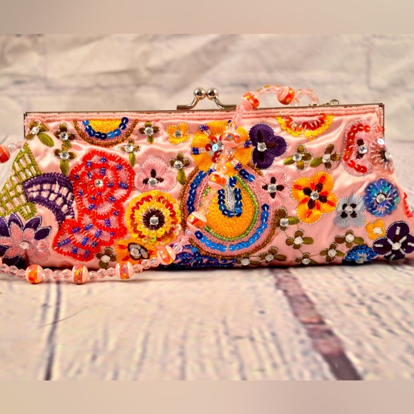 ermo Handbags - March Madness Sale Vintage Clutch Multicolored Beaded Bag
